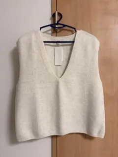 Vネックニットベスト ユニクロ