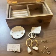 未使用ピアスまとめ売り　おまけ付き（3coinsアクセサリーケース、美品ピアス）
