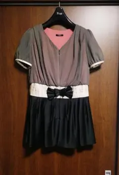 ■コトゥー★定価5万円程度★綺麗★デザイントップスのサムネイル