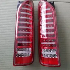 さらに！さらに値下げ！LEDテールライト 赤 左右セット　ハイエースワゴン ハイエースワゴン 純正テールランプ 左右セット 美品 - メルカリ