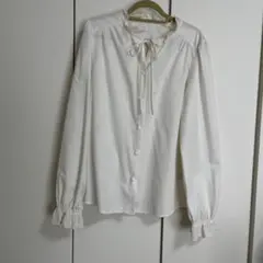 GU／コットンレースブラウス