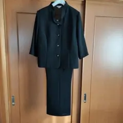 Kimijima Yukikoブラックスーツ・ジャケットとパンツのセット