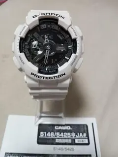 値下げ 中古 CASIO G-SHOCK GA-110GW ホワイトのサムネイル