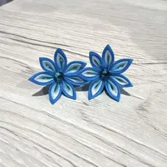 つまみ細工　ピアス　花　青