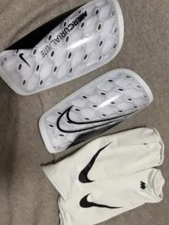 NIKE Mercurial Lite シンガード