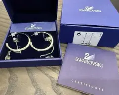 新品　スワロフスキー　大振りフープピアスとクリスタルドロップ　２個セット