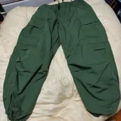 GU　スーパーワイドカーゴパンツ