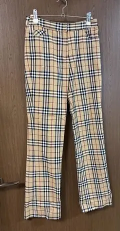 バーバリーロンドン　ノバチェック ベージュ フレアパンツ