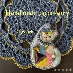 ハンドメイドブローチ　ビーズ刺繍　刺繍の猫ブローチ②