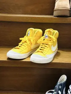 Nike イエロー ハイカットスニーカー
