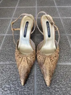 ストロベリーフィールズ　バックストラップパンプス　23.5㎝