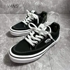 美品✨VANS スニーカー FINN 白黒 v3938 軽量 23のサムネイル