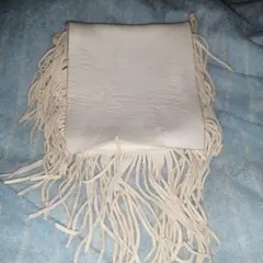 本皮　レザーウェスタン　フリンジ　クリーム色縦16×横13位　止め具なし