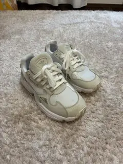 adidas Originals Falcon スニーカー　White