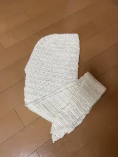 ソフィーフード　ハンドメイド　フード付きマフラー　ホワイト　手編み
