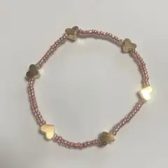 ハンドメイド ゴールドハート型チャーム付き ピンク ビーズブレスレット 17cm