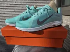 Nike アクアブルー ランニングシューズのサムネイル