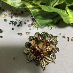 ブローチ　　トパーズカラー