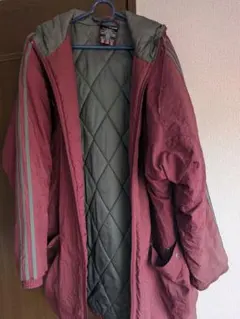 adidasベンチコート バーガンディ フード付きジャケット M