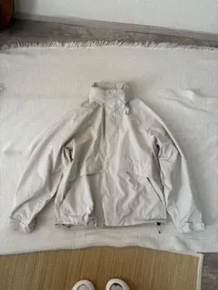 UNIQLO　ウインドプルーフスタンドブルゾンM　オフホワイト