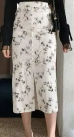 花柄タイトスカート