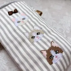 スマホポーチ ブラウン系 猫の刺繍 ハンドメイド