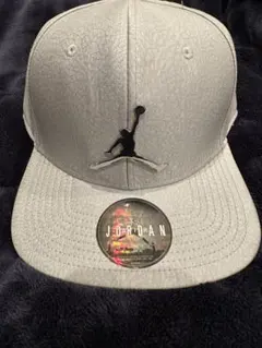 Jordan グレー シルバー　キャップ
