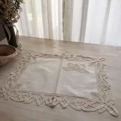 ヴィンテージバテンレース　ドイリー　刺繍レースドイリー　長方形マット　ベージュ