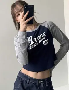 ロゴ ネイビー グレー 長袖 ショート丈 トップス