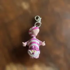 美品　ビンテージ不思議の国のアリス　チェシャ猫　ファスナーチャーム　キーホルダー
