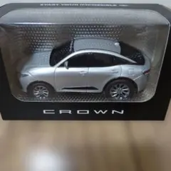 トヨタ　CROWNクラウン　プルバックカーのサムネイル