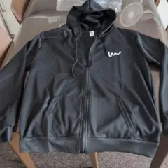 黒いパーカー Yサイズ ホワイトロゴ