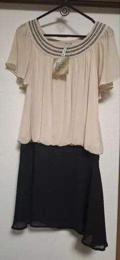 パーティードレス　結婚式　ベージュ　黒