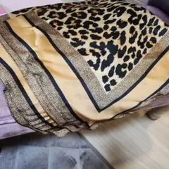 ヒョウ柄ストール 100%ポリエステル