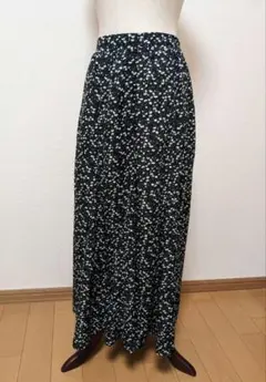 美品 アースミュージック＆エコロジー ロングスカート フレアスカート 花柄 F