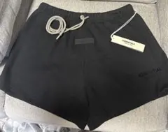 新品未使用　エッセンシャルズ　スウェット生地ショートパンツ　Mサイズのサムネイル