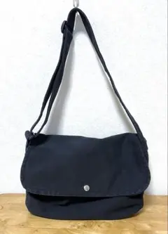 ショルダーバッグ　キャンバスバッグ