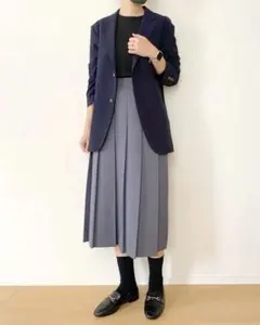 GU プリーツミディスカート