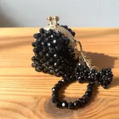 ハンドメイド　ガラスビーズ　がま口　ポーチ　小物入れ　バッグチャーム　ブラック