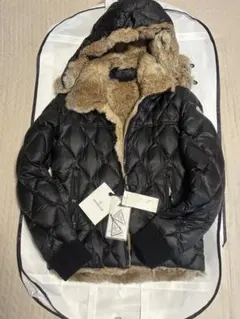 最高のMoncler Cygne ムートンコート - メルカリ