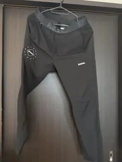 ブリストルズボン　シャカシャカ