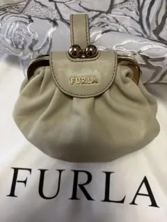 FURLA 本革　がま口ギャザーデザイン ミニハンドバッグ