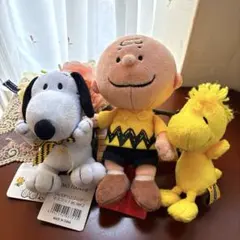 スヌーピーミュージアム　ウッドストック　肩乗せ・ チャーリーブラウン　ぬいぐるみ