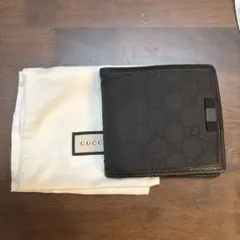 GUCCI ブラック GGパターン 二つ折り財布