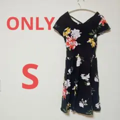 一点もの✨　ONLY 花柄 半袖 ひざ丈ワンピース 【S】