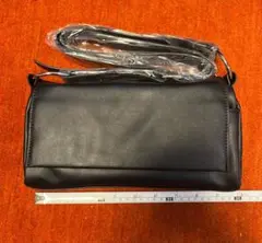 BEARDSLEY風(ビアズリー風)ブラック合成皮革ボディバックショルダーバッグ