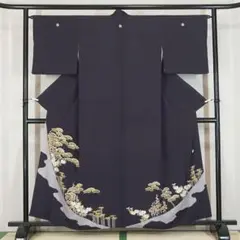 黒紫　金彩づかい　草花尽くし　正絹色留袖　三つ紋　155cm　a128
