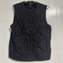 ユニクロ　ウルトラライトダウンコンパクトベスト　収納袋付　ウェーブキルト