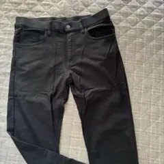 ブラックスリムフィットデニムパンツ