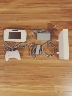 ニンテンドー Wii U 本体＋PROコントローラー＋ソフト4本セット